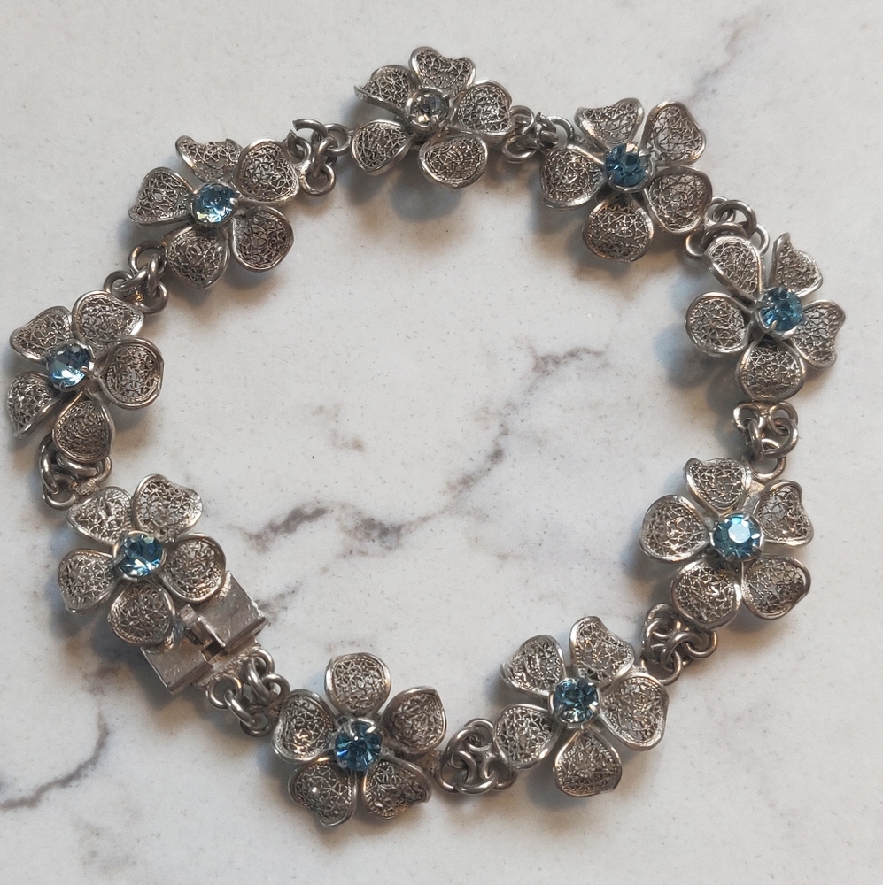 Vintage Silver Filigree Flower Bracelet.